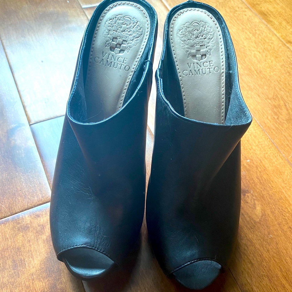 Vince Camuto leather bootie